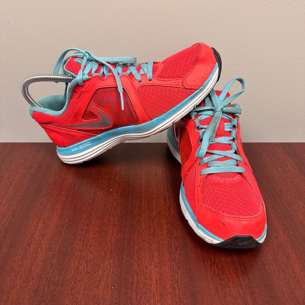 Nike Dual Fusion ST3 Women’s‎ Sneakers Red/Blue Size 7.5